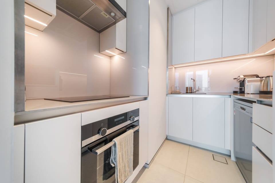 Premium Apartment, 1 Bedroom, Non Smoking, Marina View | Private kitchen | Espresso maker, coffee/tea maker, full-size fridge, microwave