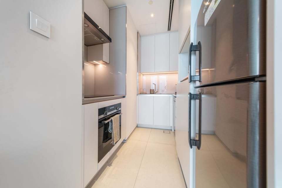Premium Apartment, 1 Bedroom, Non Smoking, Marina View | Private kitchen | Espresso maker, coffee/tea maker, full-size fridge, microwave