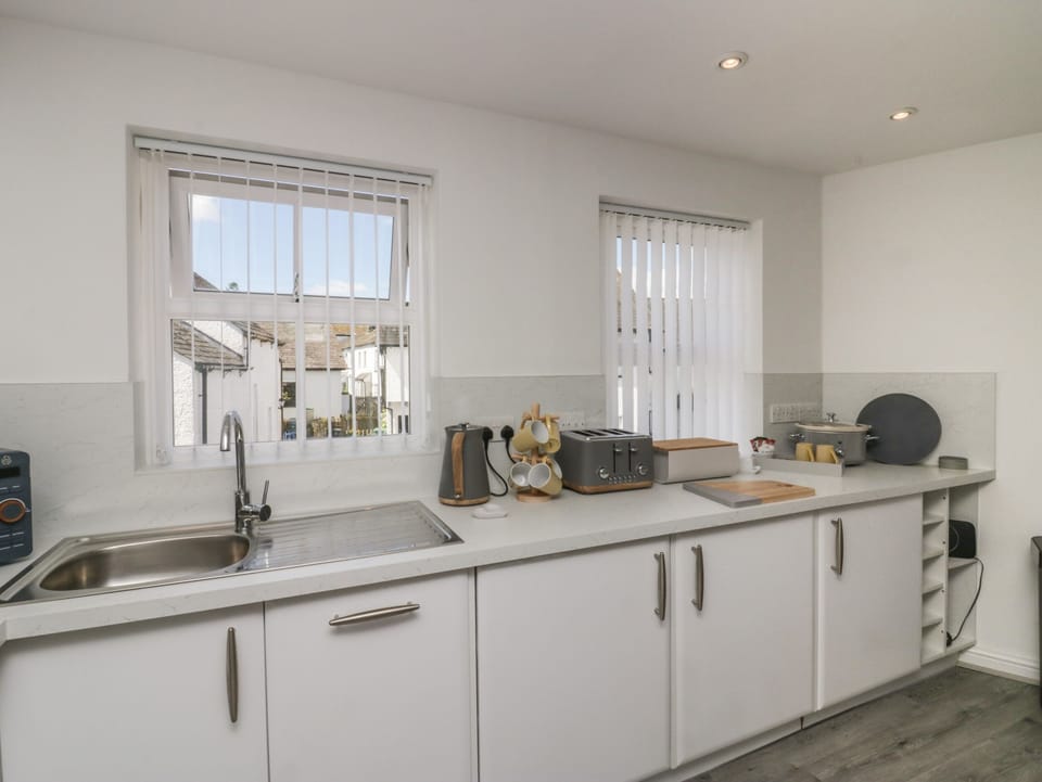 Fridge, dishwasher, electric kettle, toaster