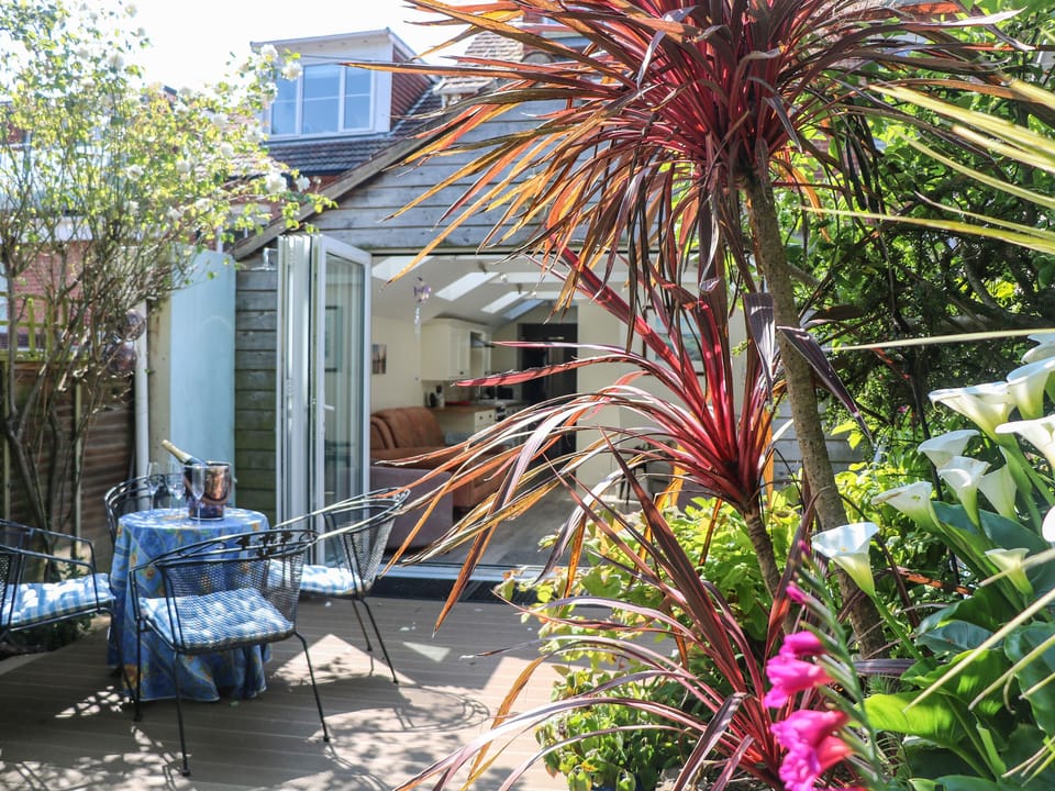 Cottage | Property grounds