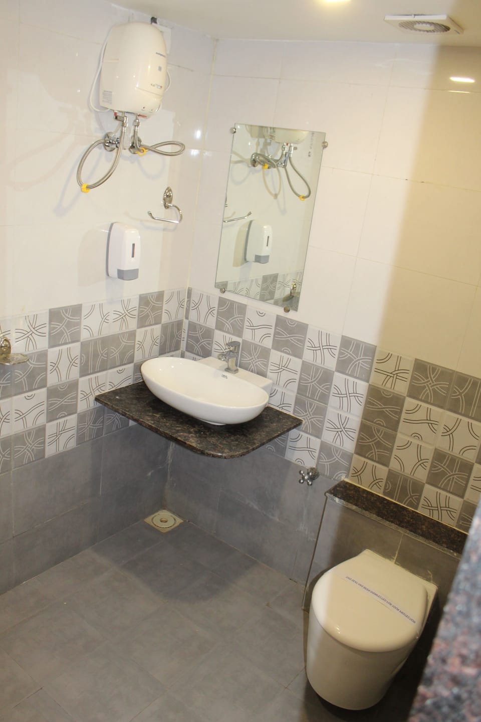 Standard Double Room | Bathroom | Shower, rainfall showerhead, bathrobes, towels