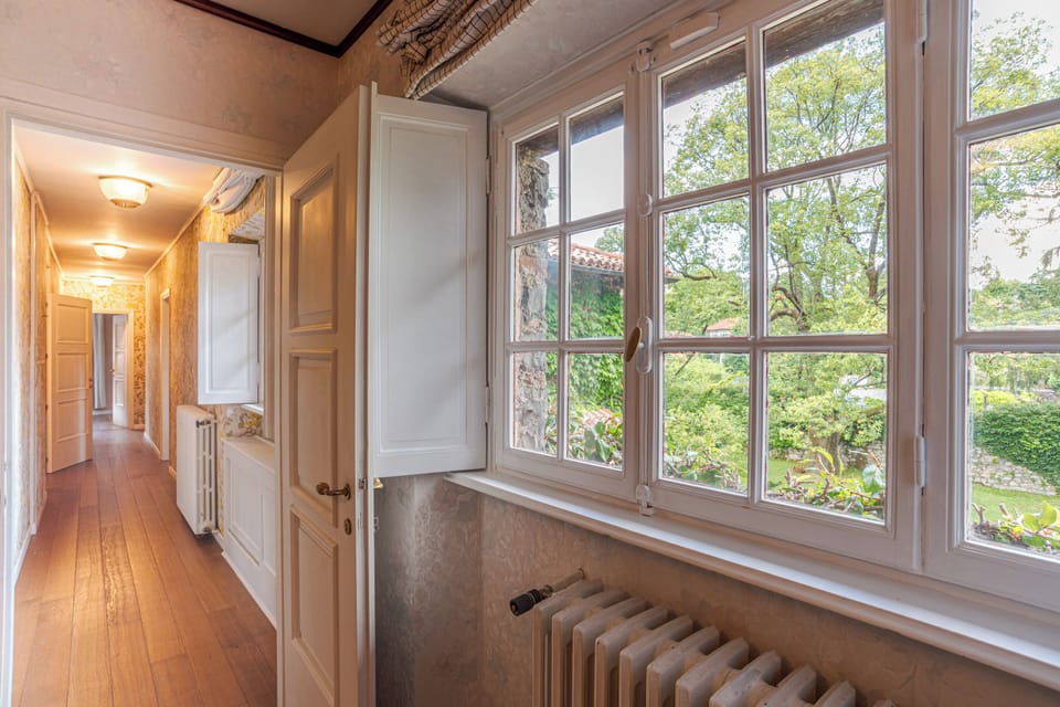 Common area (corridors, hall)