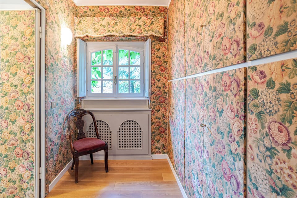 Common area (corridors, hall)