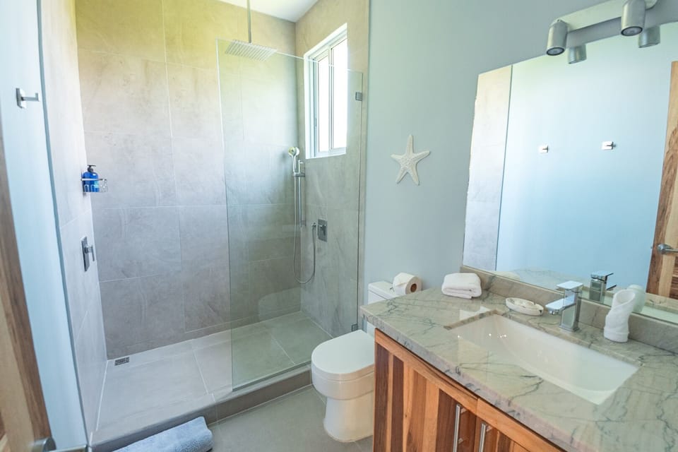 Private Bath 2