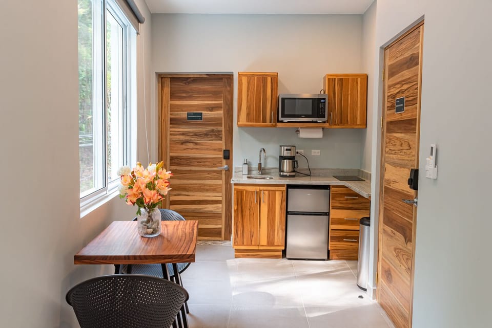 Kitchenette Suite 3