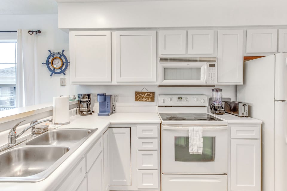 Kitchen | Cooking Basics | Keurig Coffee Maker | Trash Bags & Paper Towels