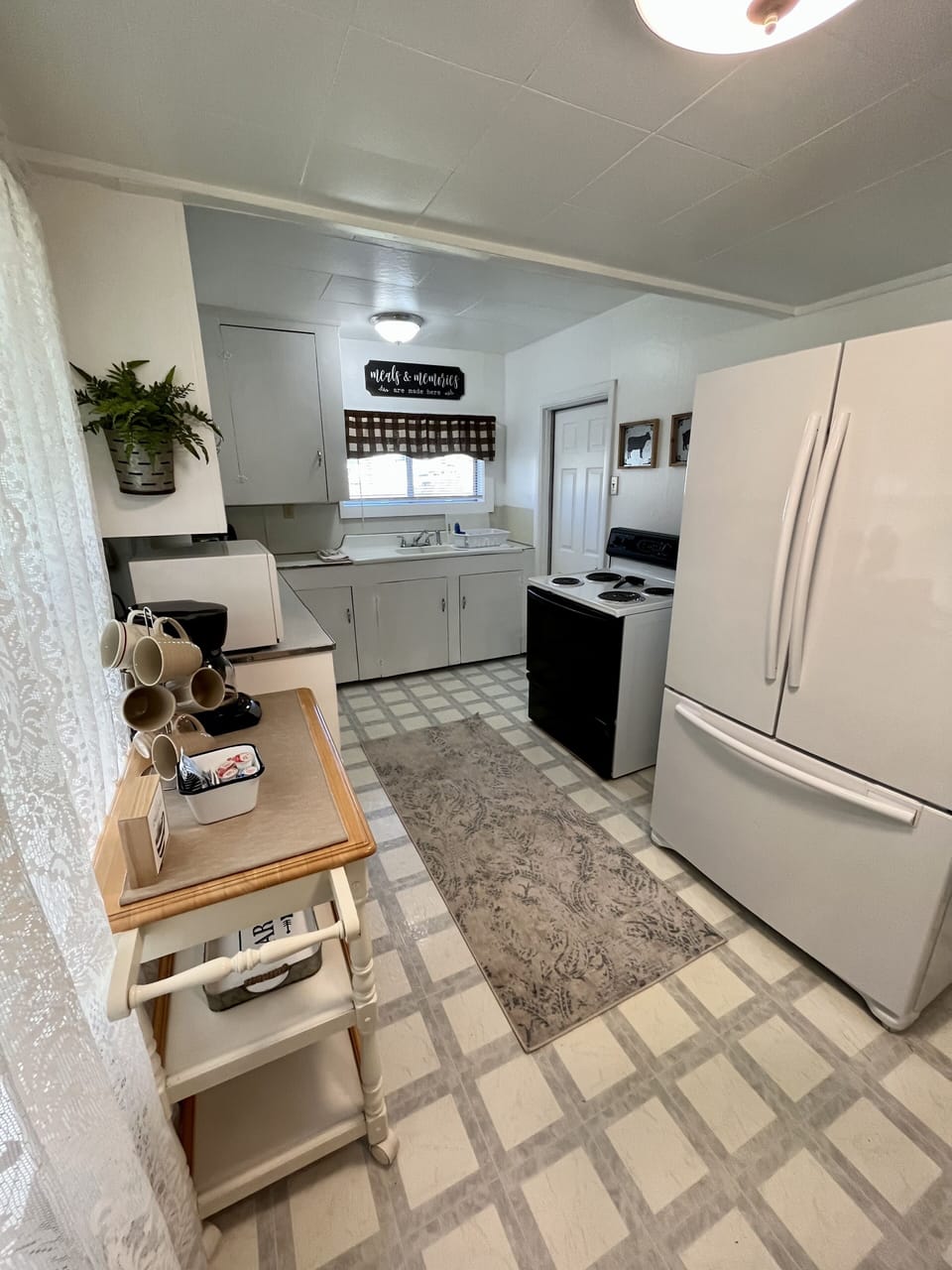 Cottage #3 (Not Dog-Friendly) | Private kitchen | Microwave