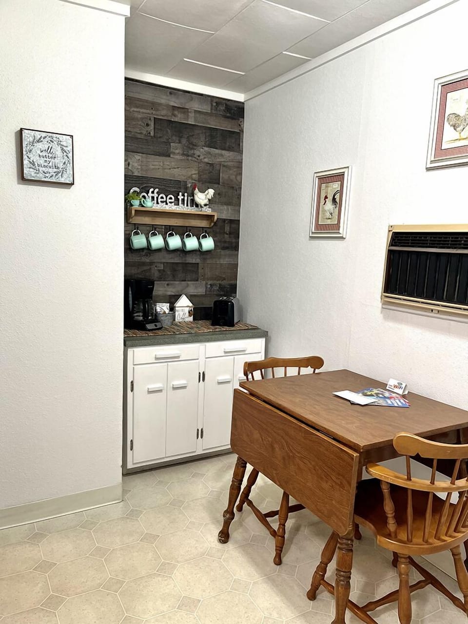Cottage #2 (Not Dog-Friendly) | Private kitchen | Microwave