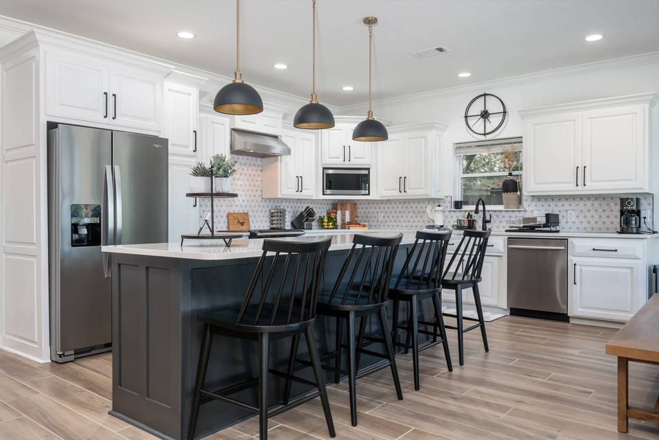 Open Concept Kitchen I Additional seating around island