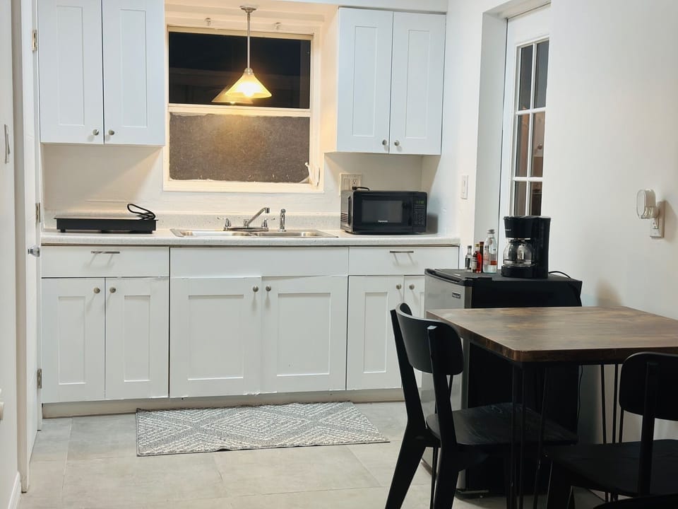 Unit 5 Kitchen & Dining