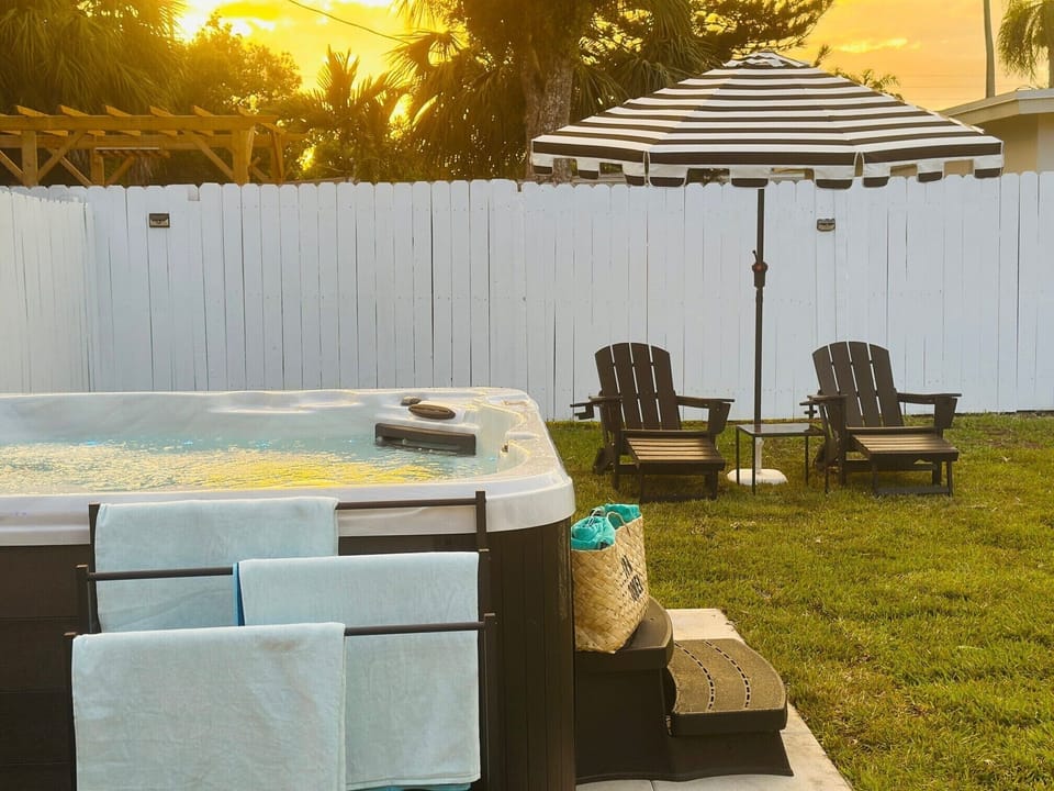 Hot Tub and Sun Loungers