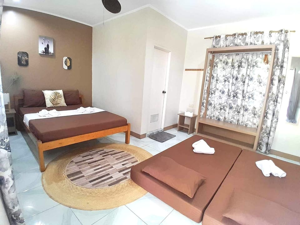 Standard Room, 1 Queen Bed, Garden View | Bed sheets