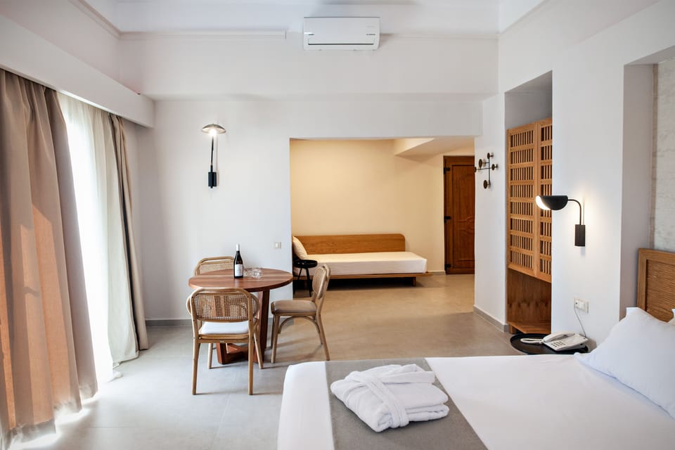 Studio Suite | Free cribs/infant beds, free WiFi, bed sheets