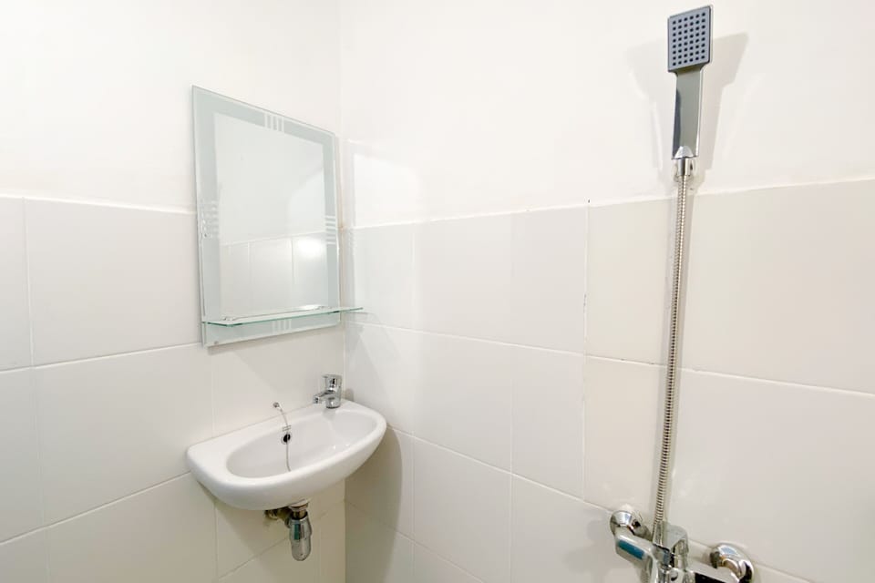 Standard Twin Room | Bathroom | Shower