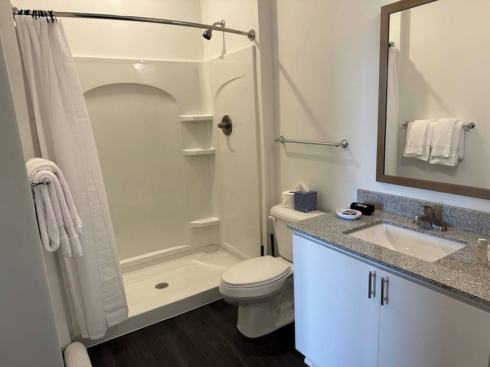 Spacious bathroom with walk-in shower 