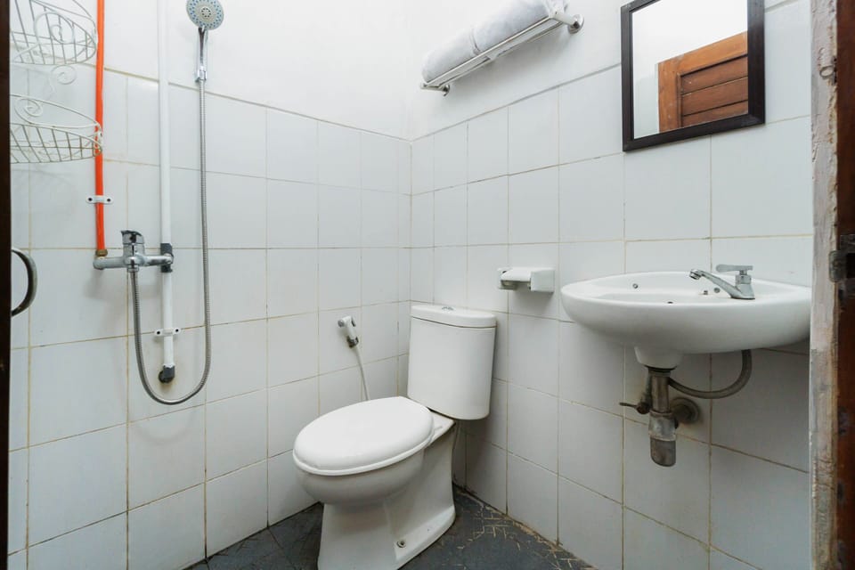 Standard Twin Room | Bathroom | Shower