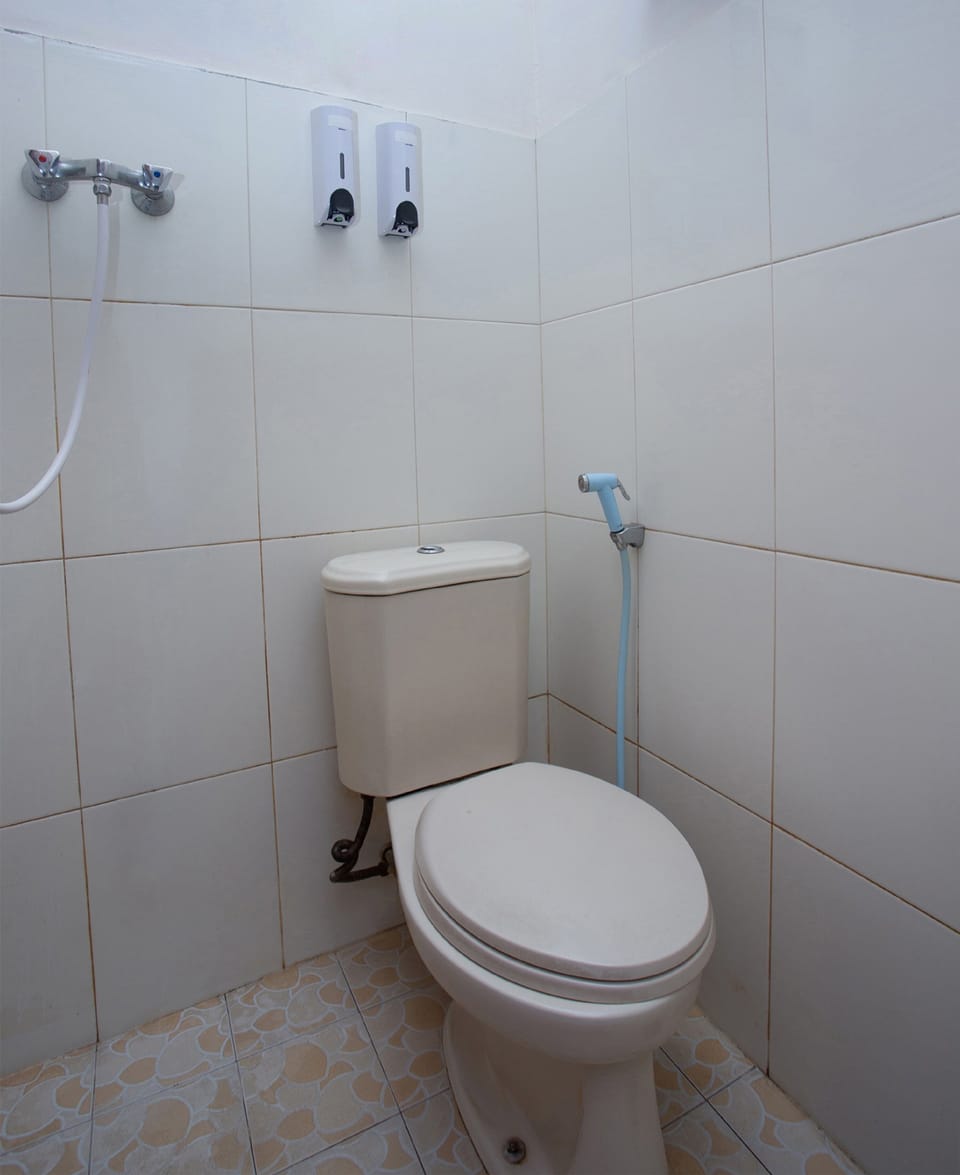 Standard Twin Room | Bathroom | Shower