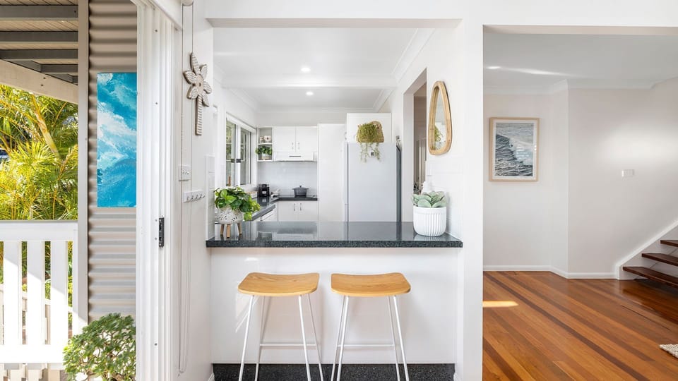 Cabane Sur Mer | Kitchen | Balcomy