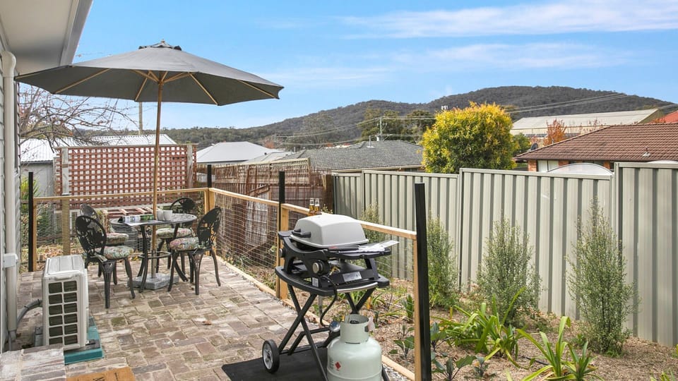 Blue Hen | Distant views | BBQ | Backyard