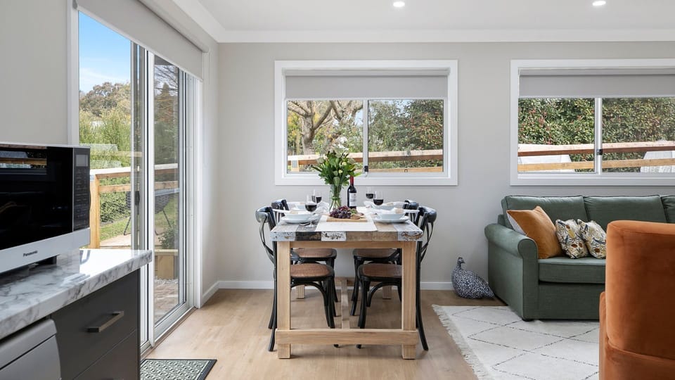 Blue Hen | Dining table | Garden views