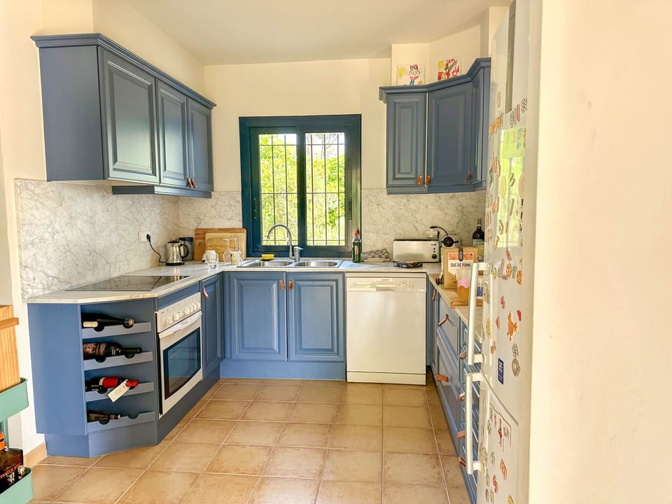 Villa 900 mts from the beach. 6 p. Private pool and garden. Porch. Wifi. Pals.