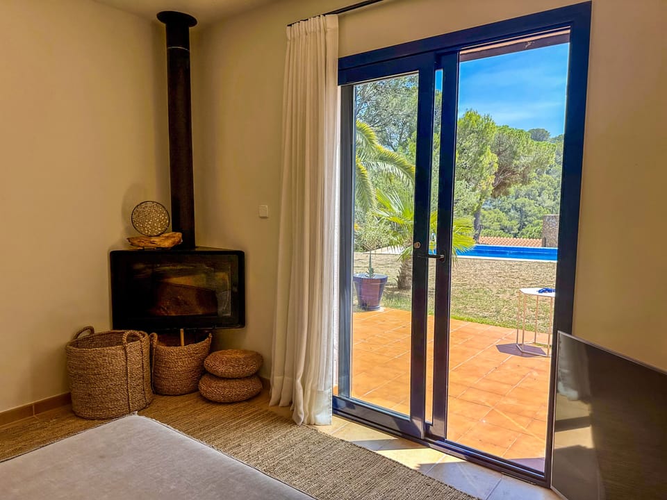 Villa 900 mts from the beach. 6 p. Private pool and garden. Porch. Wifi. Pals.