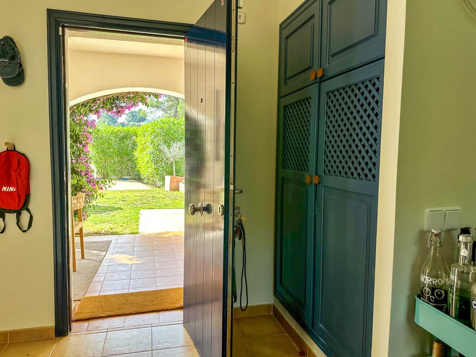 Villa 900 mts from the beach. 6 p. Private pool and garden. Porch. Wifi. Pals.