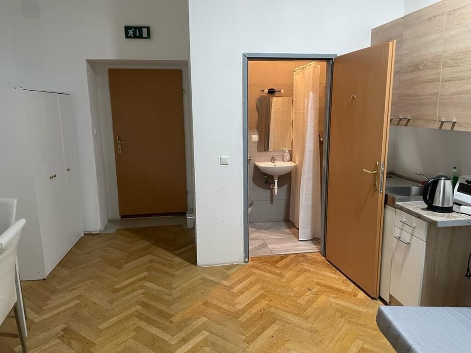 Economy Room | 1 bedroom, iron/ironing board