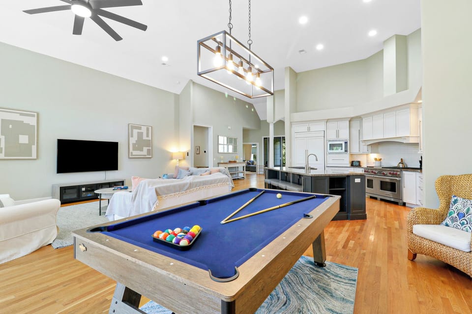 27 Starboard Tack | Living Room - 27 Starboard Tack | Living Room