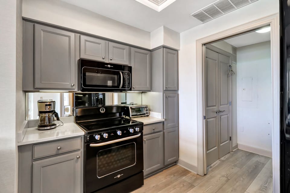 510 Mainsail | Kitchen - 510 Mainsail | Kitchen