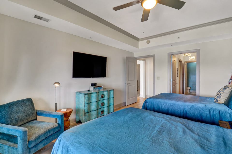 510 Mainsail | Bedroom 2 with 2 Double Beds - 510 Mainsail | Bedroom 2 with 2 Double Beds