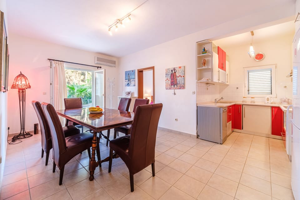 Apartment Elmira Sutivan Croatia Charme Holidays rentals