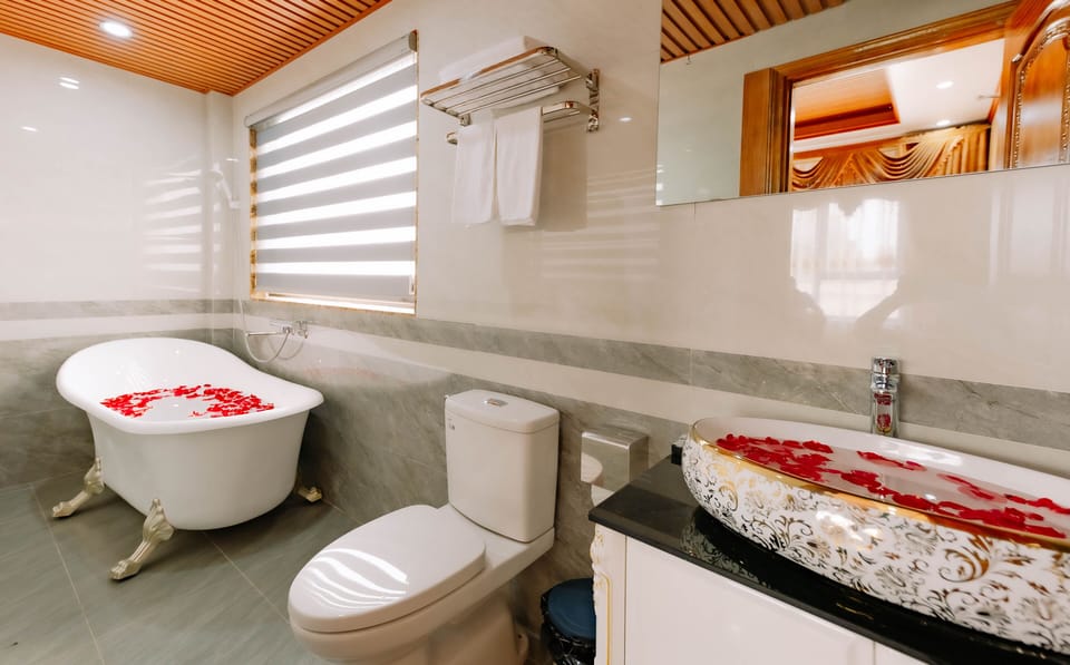 Royal Single Room | Bathroom