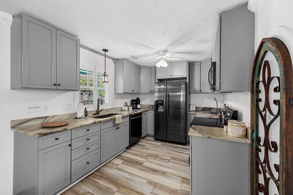 Fully equipped kitchen with everything you need to cook for your family