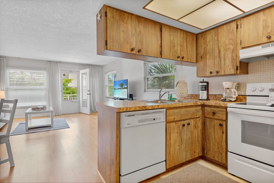 Kitchen with dishwasher