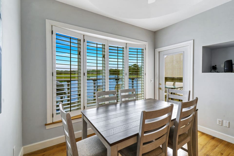 11 Braddock Cove - Dining Area (2nd Floor)