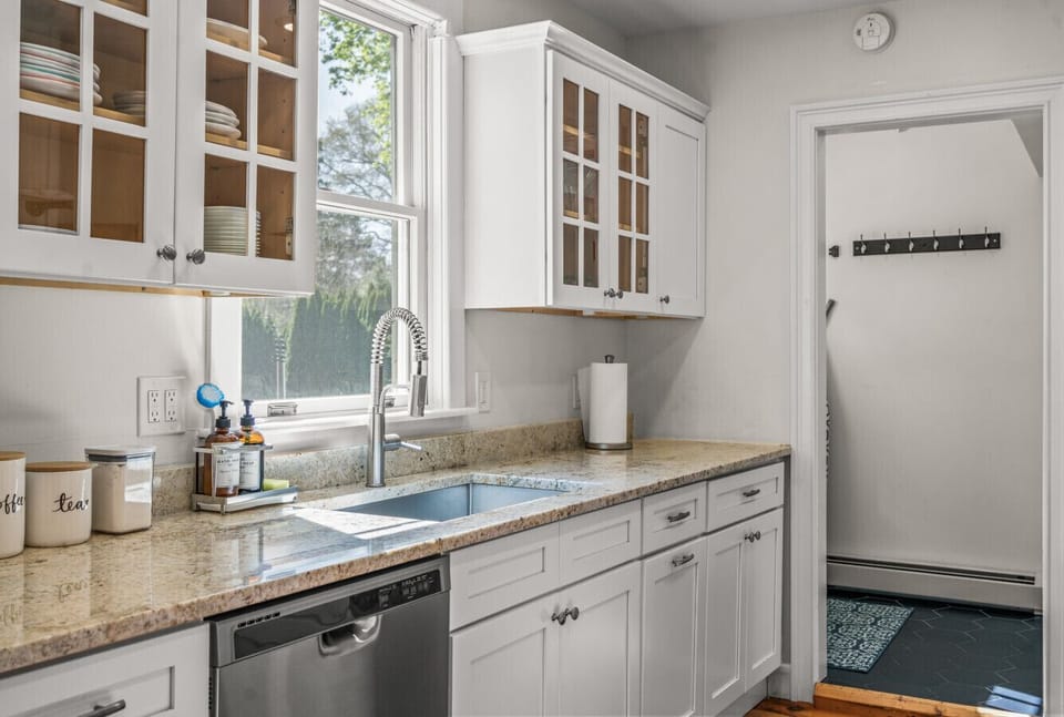 Kitchen 1: Avery side, fully stocked.