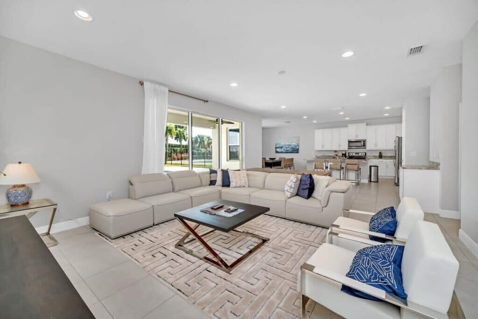 7673 Fairfax Dr_Reunion_15.jpg