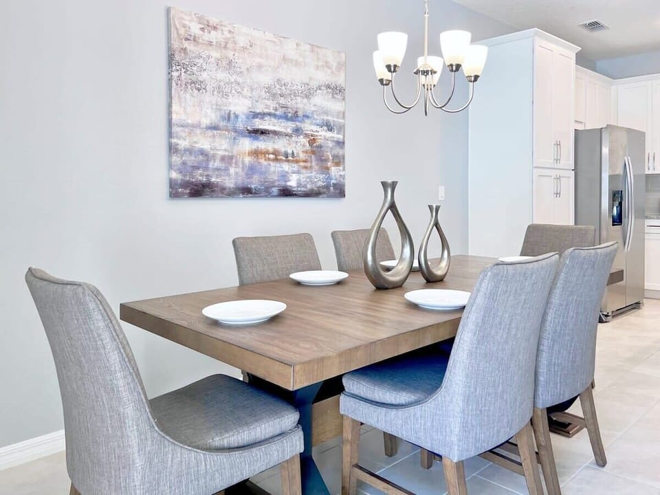 Whether you're enjoying breakfast before the parks or gathering for dinner, the dining room provides plenty of seating for your entire group to dine comfortably together.