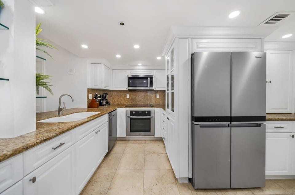 Fully equipped kitchen