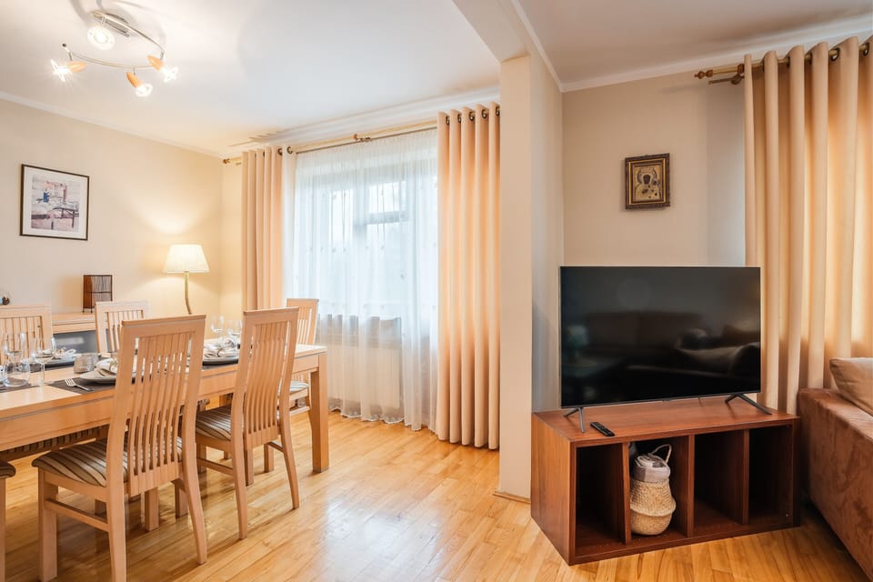 Chalet | 5 bedrooms, laptop workspace, iron/ironing board, WiFi (free)