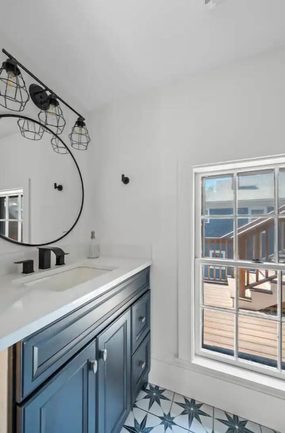 Newly renovated en-suite bathroom