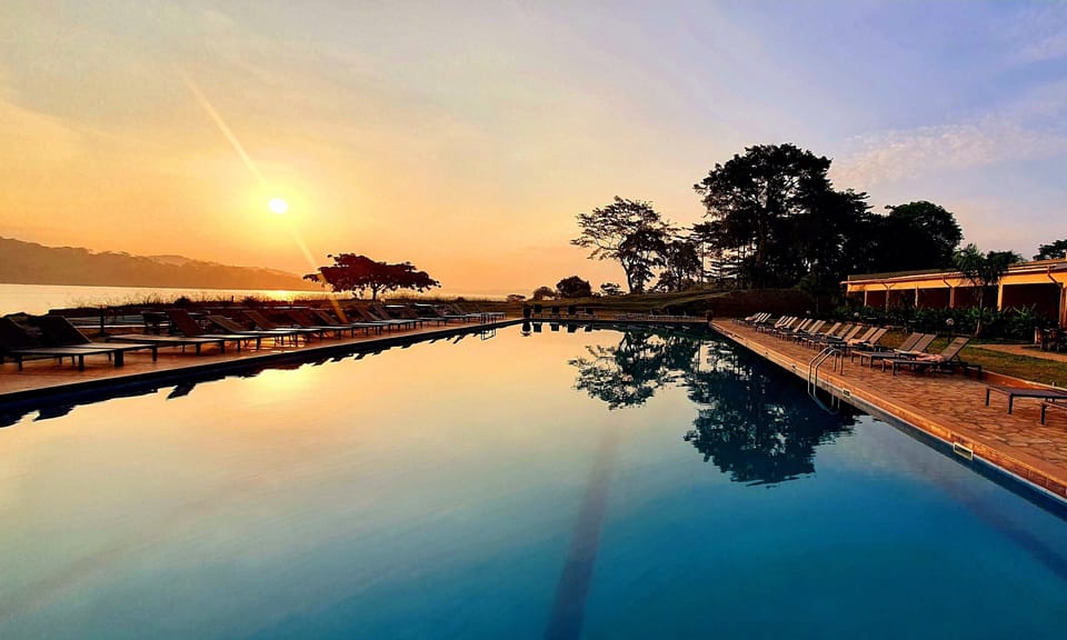 2 outdoor pools