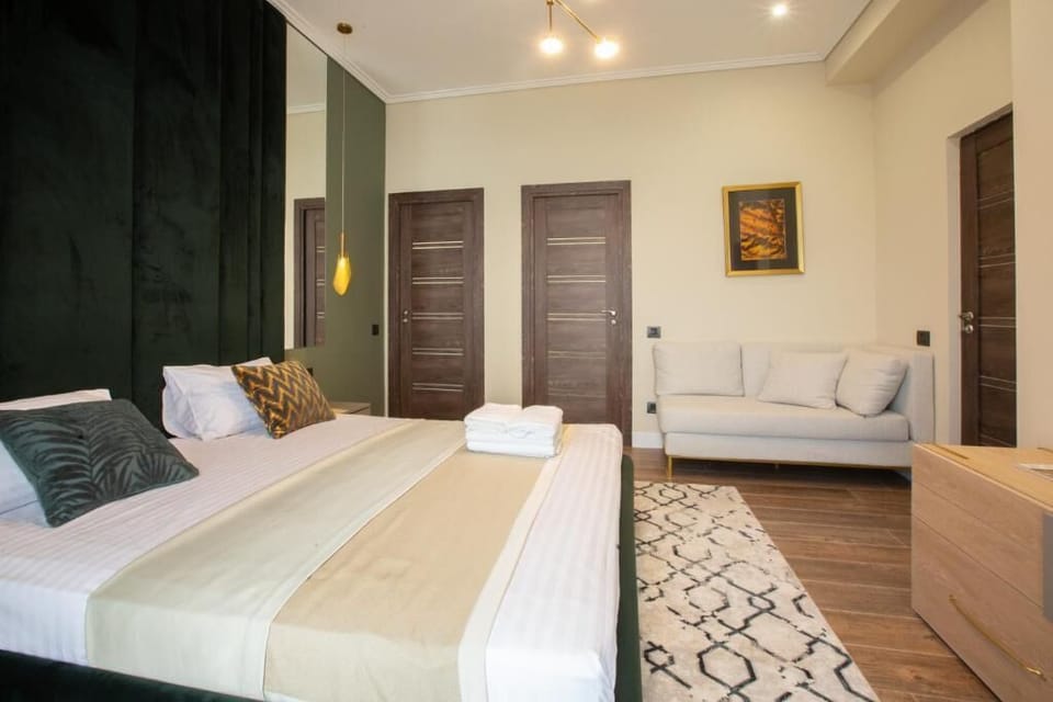 Luxury Villa, Lanai, City View | Premium bedding, minibar, in-room safe, individually decorated