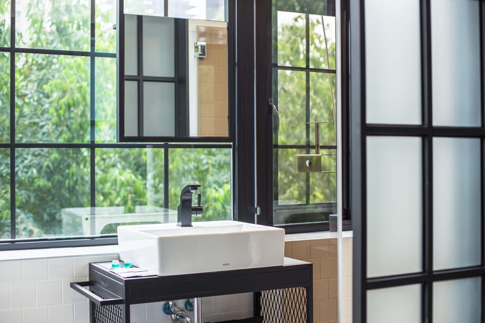 Medium Cinema Park View Room  | Bathroom sink