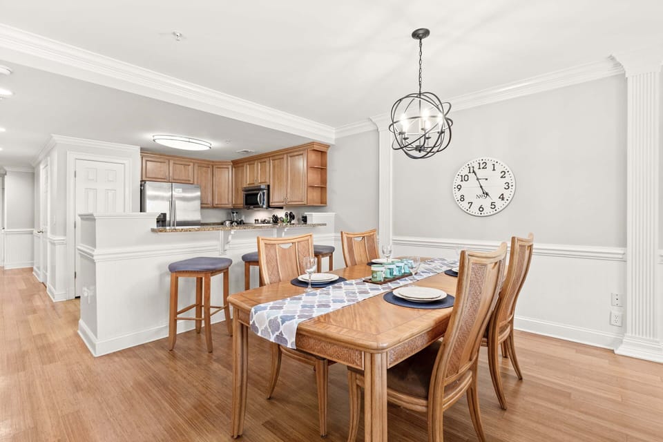 Condo, Multiple Beds, Pool Access, Garden View | Dining