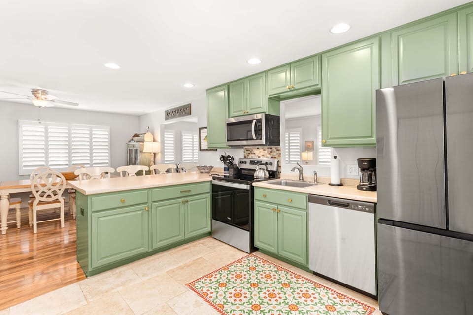 House, Multiple Beds, Kitchen, Pool View | Private kitchen | Fridge, microwave, coffee/tea maker, cookware/dishes/utensils