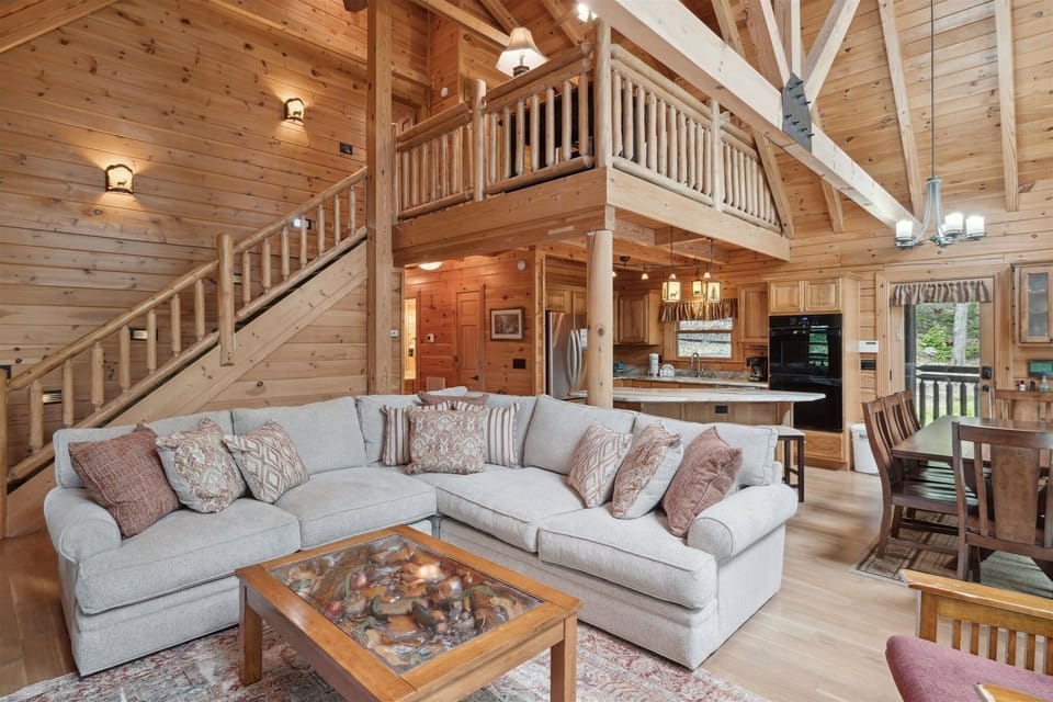 Cabin, 4 Bedrooms | Living area | Smart TV, DVD player