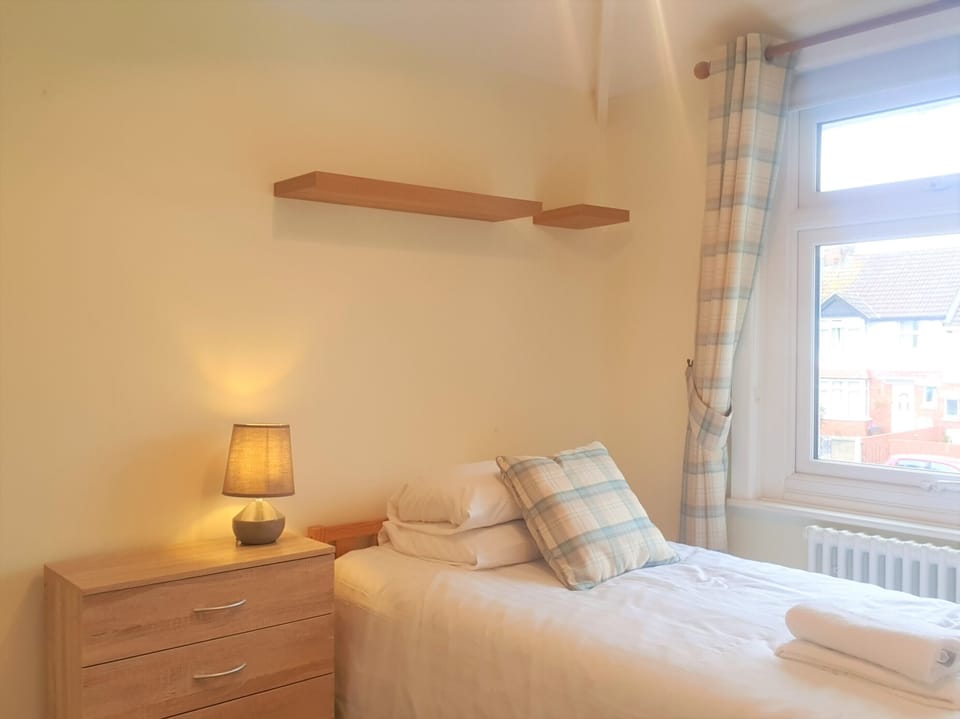 Family House | Desk, iron/ironing board, free WiFi