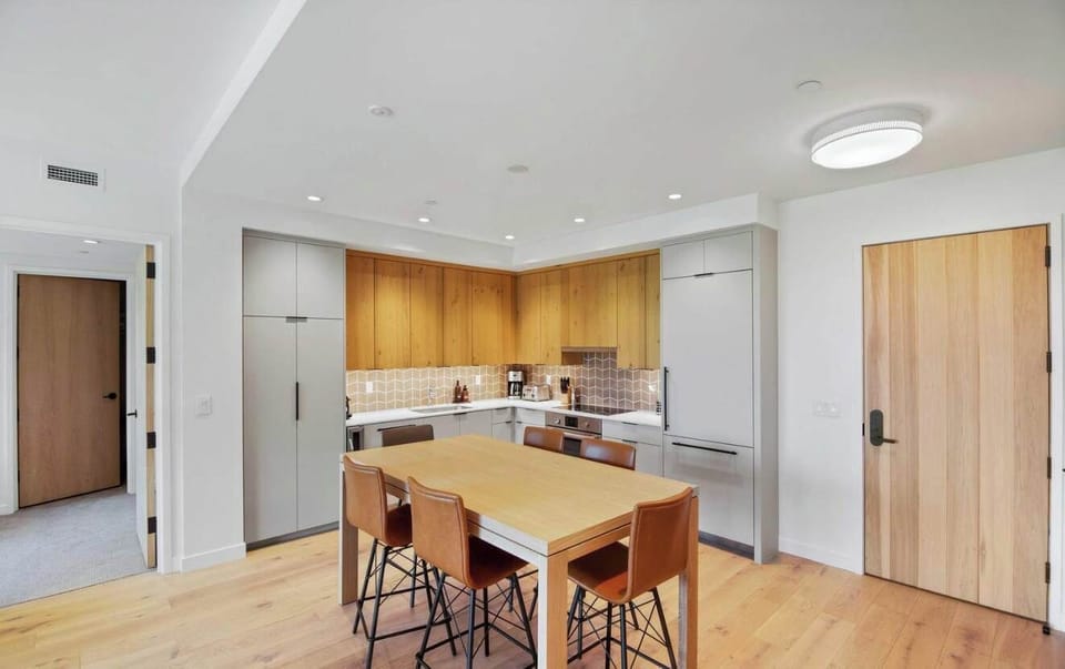 Kitchen with seating for 6